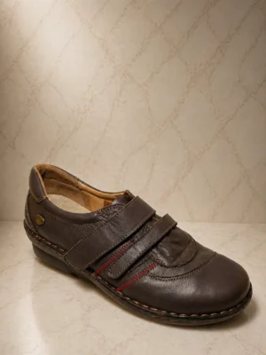 Mocasín Cavatini CHOCOLATE.